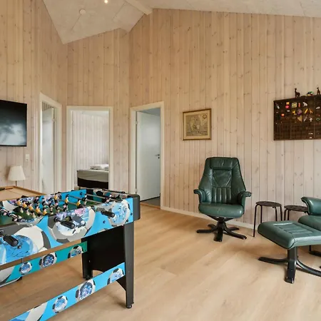 Lovely, New-built Near Sea Holiday home