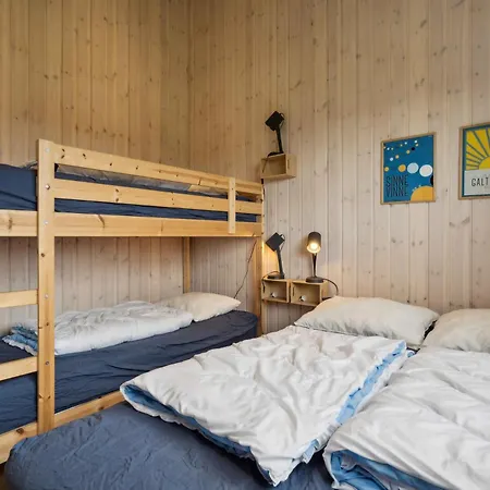 Feriehus Lovely New-built Near Sea *