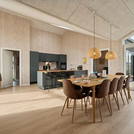 Lovely New-built Near Sea *