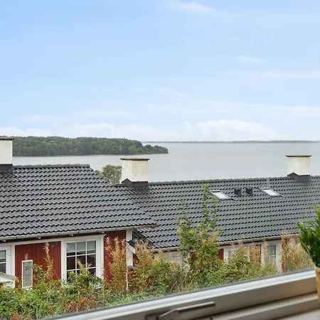 Lovely, New-built Near Sea