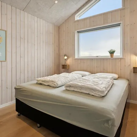 Lovely New-built Near Sea *