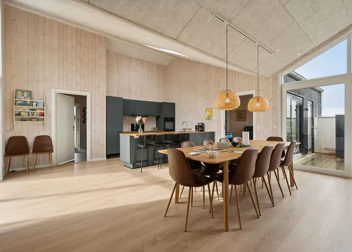 Lovely New-built Near Sea *